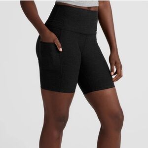Black Women's bike Shorts Beyond Yoga M pockets 5”
